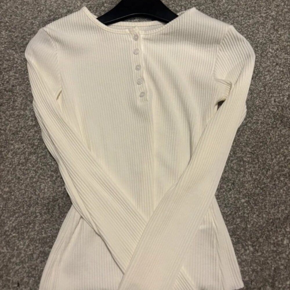 White button top.